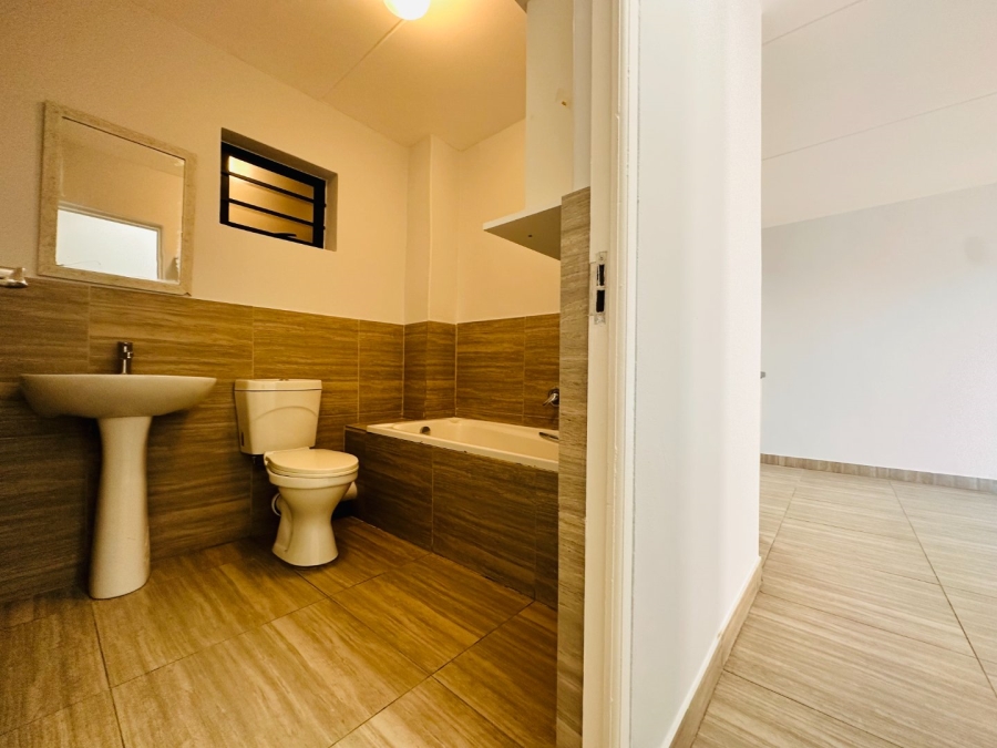 2 Bedroom Property for Sale in Parklands North Western Cape